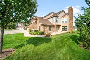 2 Willow Pkwy, Buffalo Grove, IL 60089 - Photo 1