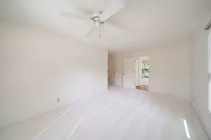 2 Willow Pkwy, Buffalo Grove, IL 60089 - Photo 18
