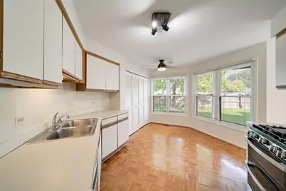 2 Willow Parkway, Buffalo Grove, IL 60089 - Photo 12