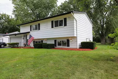 273 Berkshire Drive, Crystal Lake, IL 60014 - Photo 2
