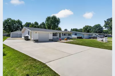 1205 E 2nd Street, Coal City, IL 60416 - Photo 4
