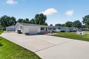 1205 E 2nd St, Coal City, IL 60416 - Photo 4