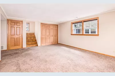 250 Shannon Court, Des Plaines, IL 60016 - Photo 10