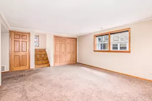 250 Shannon Ct, Des Plaines, IL 60016 - Photo 10