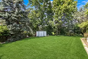 250 Shannon Ct, Des Plaines, IL 60016 - Photo 22