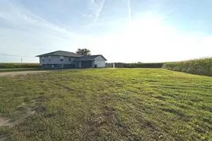 909 Harmon Rd, Harmon, IL 61042 - Photo 6