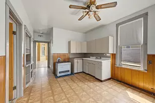 8534 S Muskegon Ave, Chicago, IL 60617 - Photo 10
