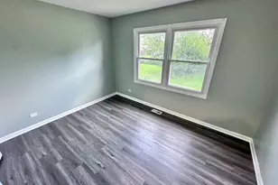 7019 Chestnut St, Hanover Park, IL 60133 - Photo 10