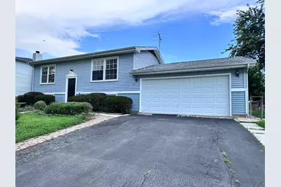 7019 Chestnut Street, Hanover Park, IL 60133 - Photo 2
