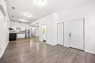 1527 W 18th Pl, Chicago, IL 60608 - Photo 16