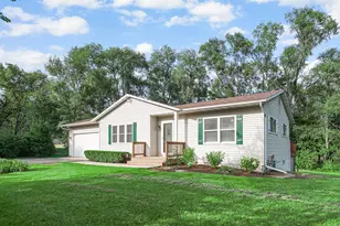 112 Cass St, Spring Grove, IL 60081 - Photo 2