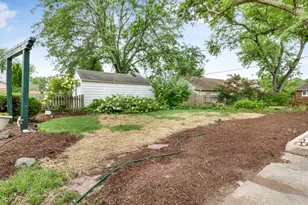 1130 Duncan Ave, Elgin, IL 60120 - Photo 30