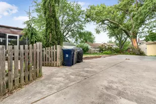 1130 Duncan Ave, Elgin, IL 60120 - Photo 28
