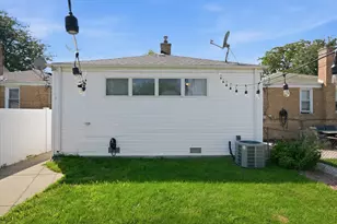 5231 S Meade Ave, Chicago, IL 60638 - Photo 20