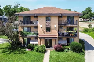 7714 Wildwood Ct, Darien, IL 60561 - Photo 1