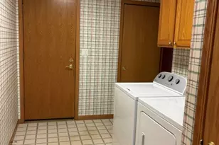 32 S Juniper Dr, North Aurora, IL 60542 - Photo 12
