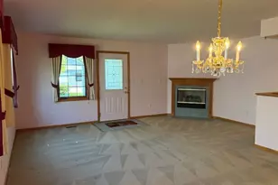 32 S Juniper Dr, North Aurora, IL 60542 - Photo 6