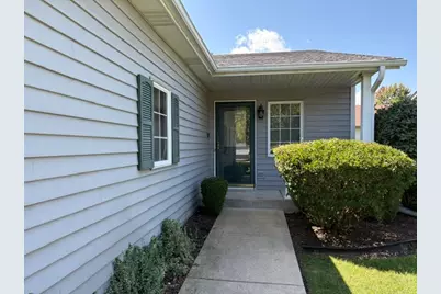 32 S Juniper Drive, North Aurora, IL 60542 - Photo 2