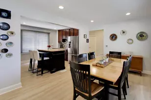 7720 W 65th Pl, Bedford Park, IL 60501 - Photo 6
