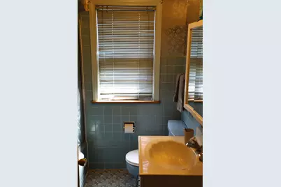 2530 W Pratt Boulevard, Chicago, IL 60645 - Photo 8