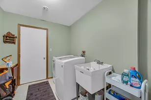 2726 Harbor Dr, Joliet, IL 60431 - Photo 18