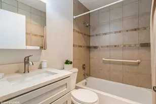 261 Driftwood Ln, Schaumburg, IL 60193 - Photo 10