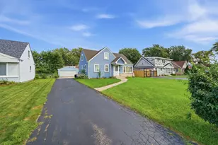 829 N Roy Ave, Melrose Park, IL 60164 - Photo 2
