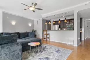 1228 Emerson St, Evanston, IL 60201 - Photo 2