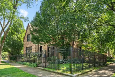 3045 W Ardmore Avenue, Chicago, IL 60659 - Photo 2