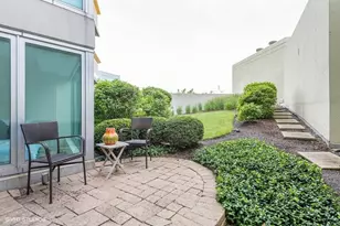 1720 Maple Ave, Evanston, IL 60201 - Photo 12