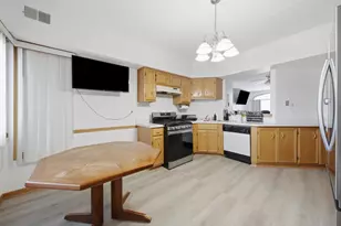 7900 Nagle Ave, Burbank, IL 60459 - Photo 12