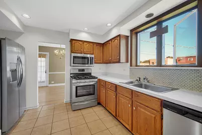 5618 Carol Avenue, Morton Grove, IL 60053 - Photo 10