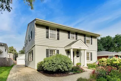 338 S Gibbons Avenue, Arlington Heights, IL 60004 - Photo 2