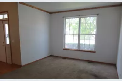 242 Berkshire Lane, Sugar Grove, IL 60554 - Photo 6