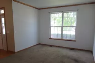 242 Berkshire Ln, Sugar Grove, IL 60554 - Photo 6