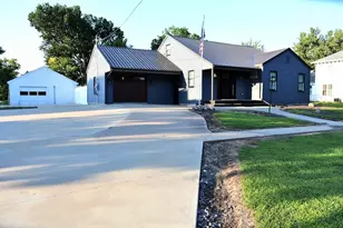 821 Main St, Carthage, IL 62321 - Photo 40