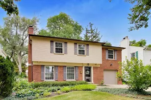 412 S Banbury Rd, Arlington Heights, IL 60005 - Photo 2