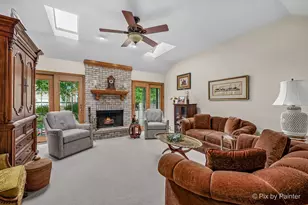 1093 1st St, Batavia, IL 60510 - Photo 4