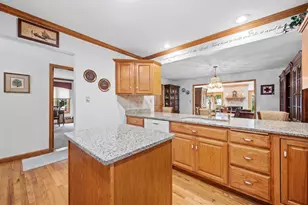 1093 1st St, Batavia, IL 60510 - Photo 12