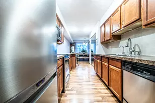 601 W Huntington Common Rd, Mount Prospect, IL 60056 - Photo 6