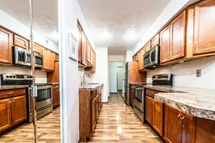 601 W Huntington Common Rd, Mount Prospect, IL 60056 - Photo 2