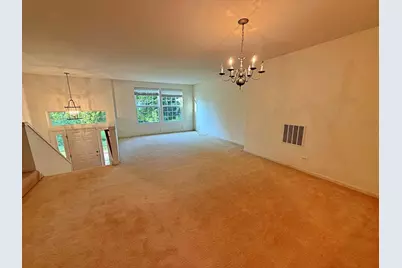 2438 Anna Way, Elgin, IL 60124 - Photo 2