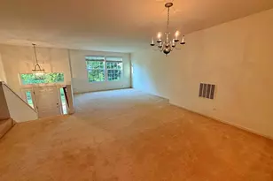 2438 Anna Wy, Elgin, IL 60124 - Photo 2