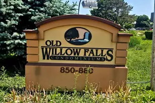 870 E Old Willow Road E, Prospect Heights, IL 60070 - Photo 32