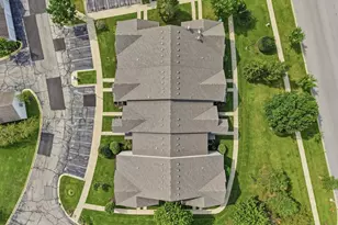 125 Silverstone Dr, Carpentersville, IL 60110 - Photo 22