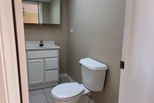 8616 W 95th Pl, Hickory Hills, IL 60457 - Photo 10