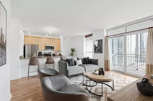 330 W Grand Ave, Chicago, IL 60654 - Photo 2