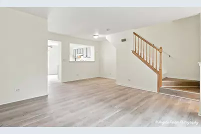 259 W Whispering Oaks Lane #259, Round Lake, IL 60073 - Photo 8