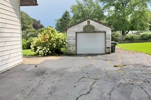 114 E Lake St, Ashkum, IL 60911 - Photo 28