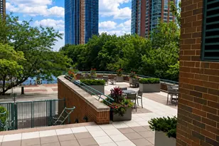 440 N McClurg Ct, Chicago, IL 60611 - Photo 30